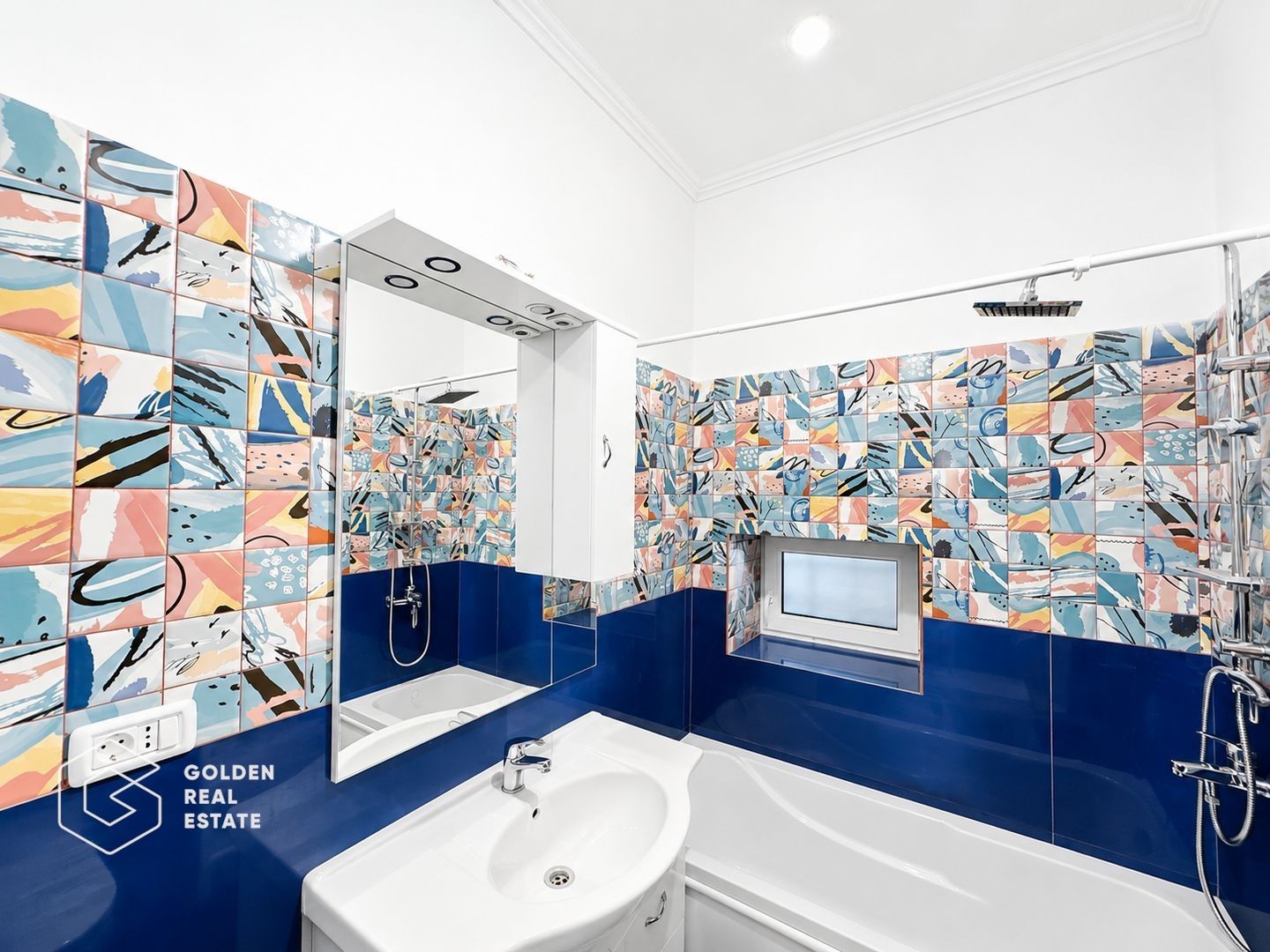 Apartament ultracentral, 2 camere, curte cu acces auto - Poză 8