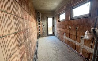 Casa individuala - 125mpu și 270mp curte | Sura Mica - Poză 9