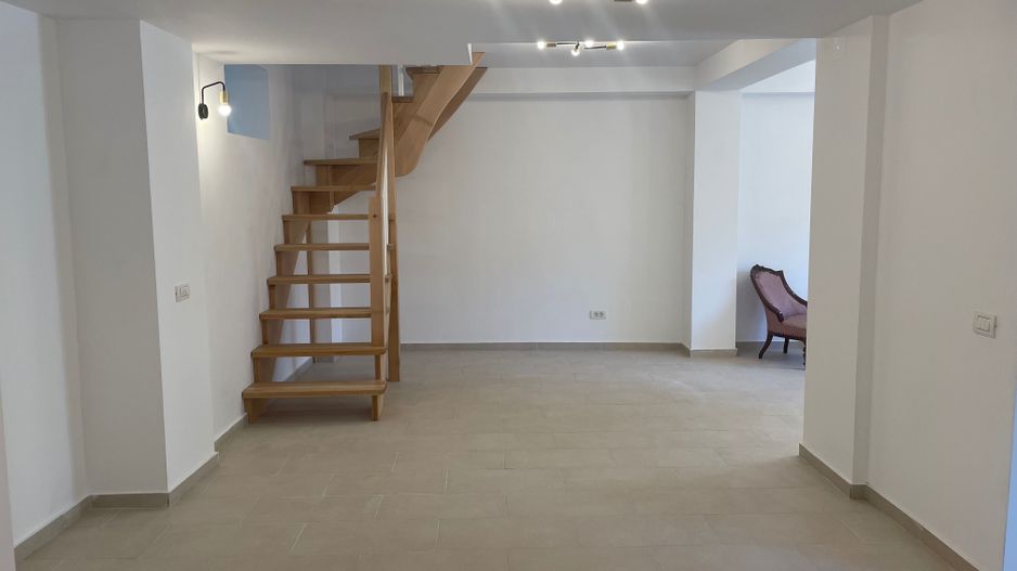 Casa de inchiriat | Aviatiei-Herastrau |7 minute de metrou - Poză 1