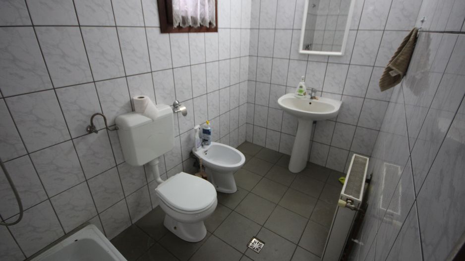 Imobil  cu destinatie mixta - Poză 22