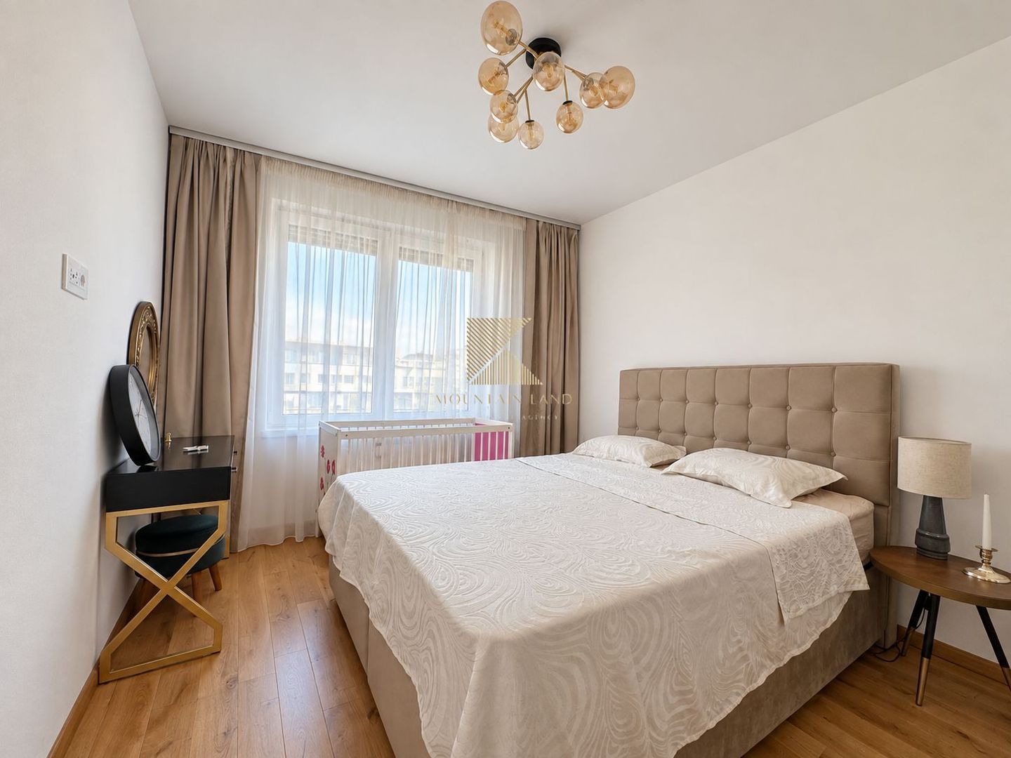 Apartament premium cu 2 camere, decomandat, etaj 5, Kasper Coresi Mall - Poză 4
