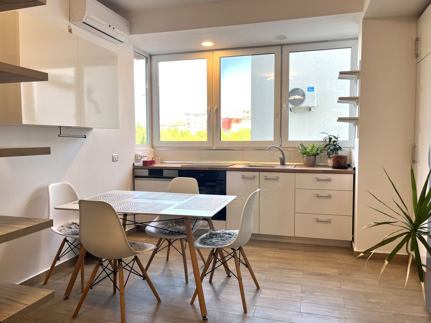 Apartament cu 3 camere,  spațios si primitor, in Soarelui- Sud Plaza - Poză 6