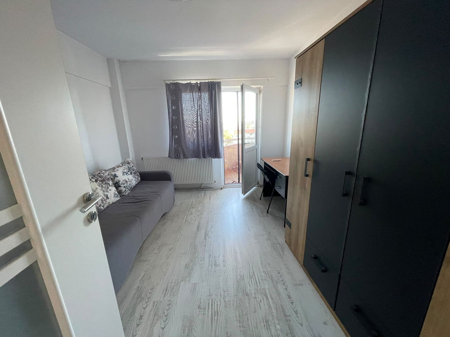 Apartament 2 Camere De Inchiriat | Decomandat | Marasti | 2 x Balcon - Poză 4