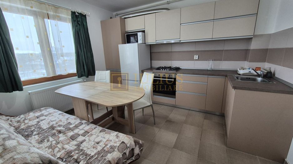 1 camera, Complex Toronto langa Vox sis Ring - Poză 3