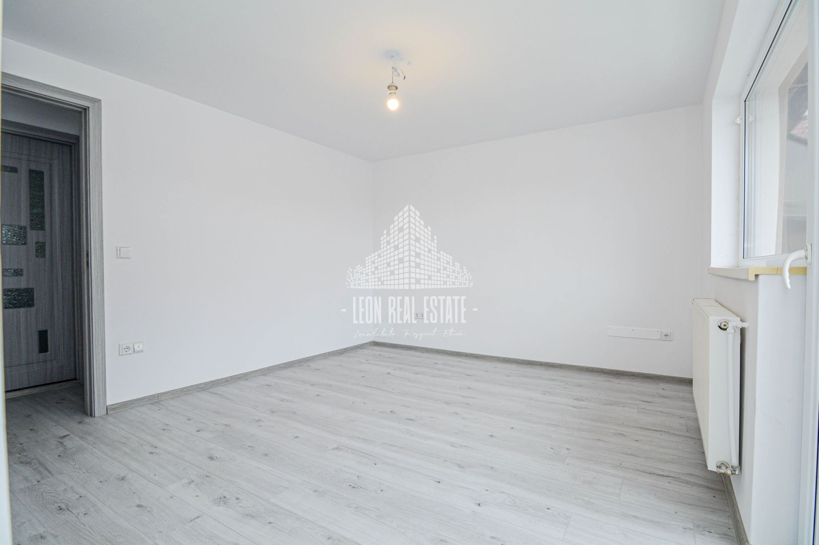 Casă înșiruită în prima parte a Florestiului, zona Stadion - Someșului - Poză 15