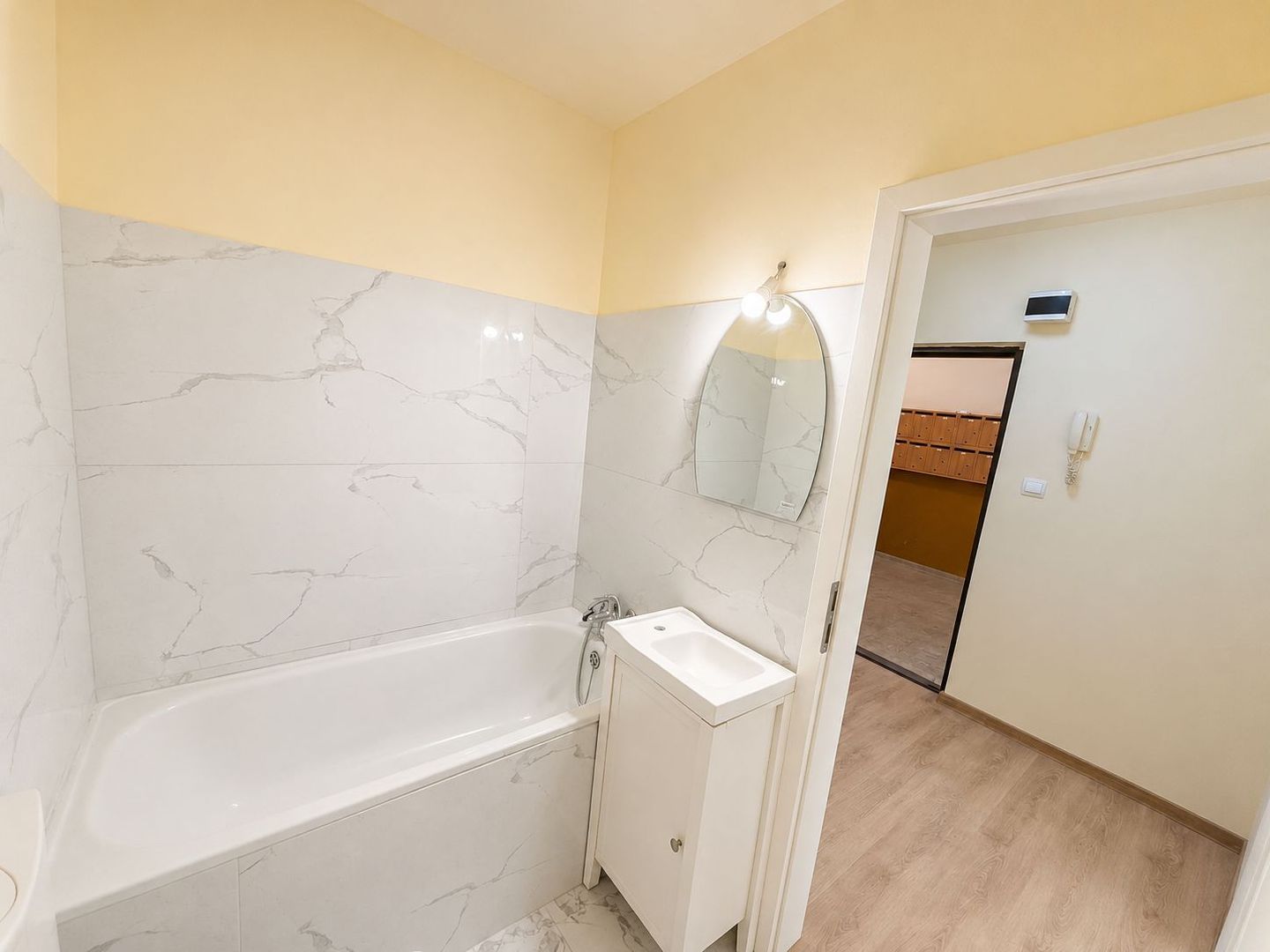 Soarelui | 1 Camera | Renovat recent | Disponibil imediat - Poză 8