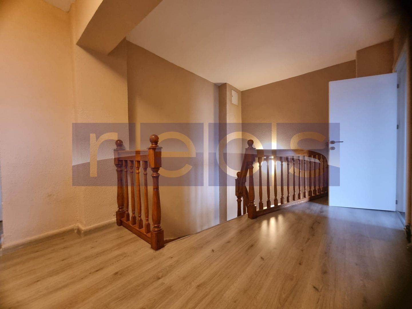 VANZARE- 6 CAMERE-PENTHOUSE -UNIRII -et 8-9 - Poză 9