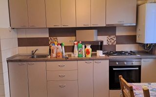 Apartament 4 Camere decomandat bloc Iasicon, central - Poză 2