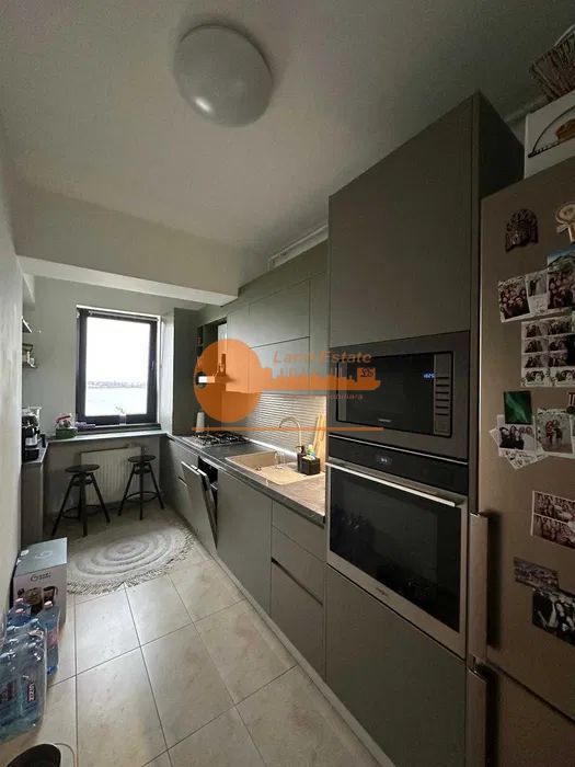 Vanzare 3 camere ( bloc 2020-loc parcare subteran inclus- vedere lac ) - Poză 8