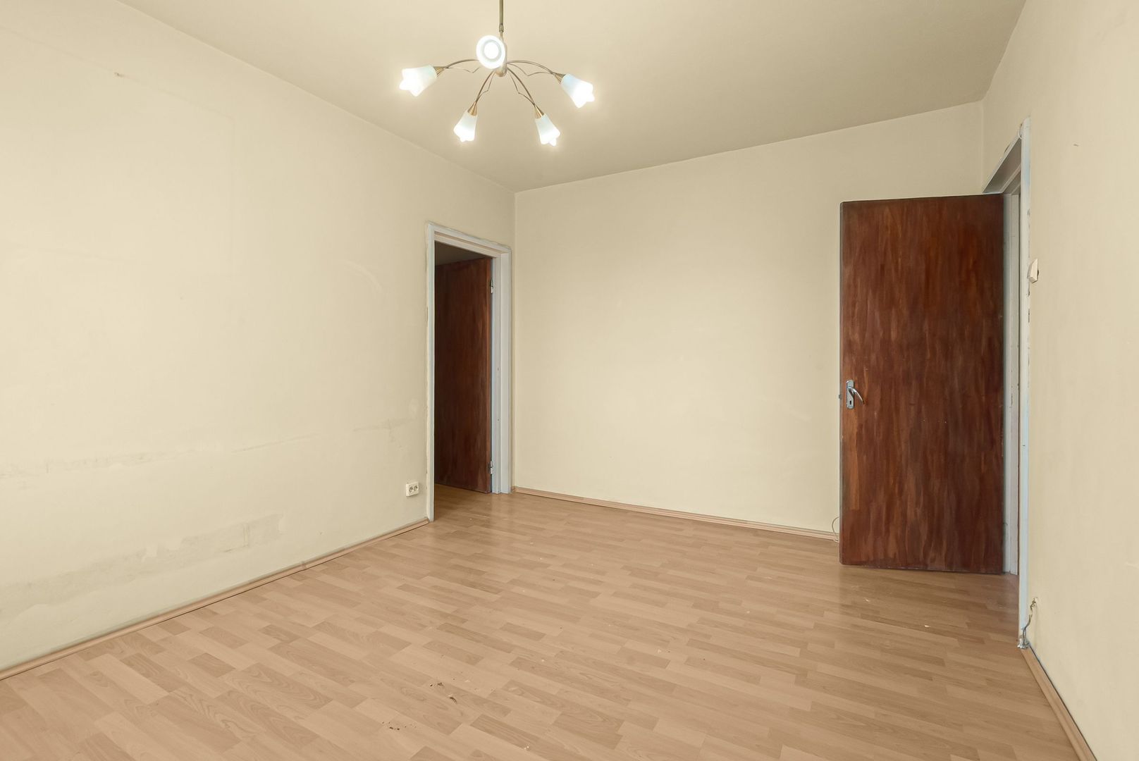 4 camere Drumul Taberei Parc Metrou Strada Pestera Scarisoara - Poză 6