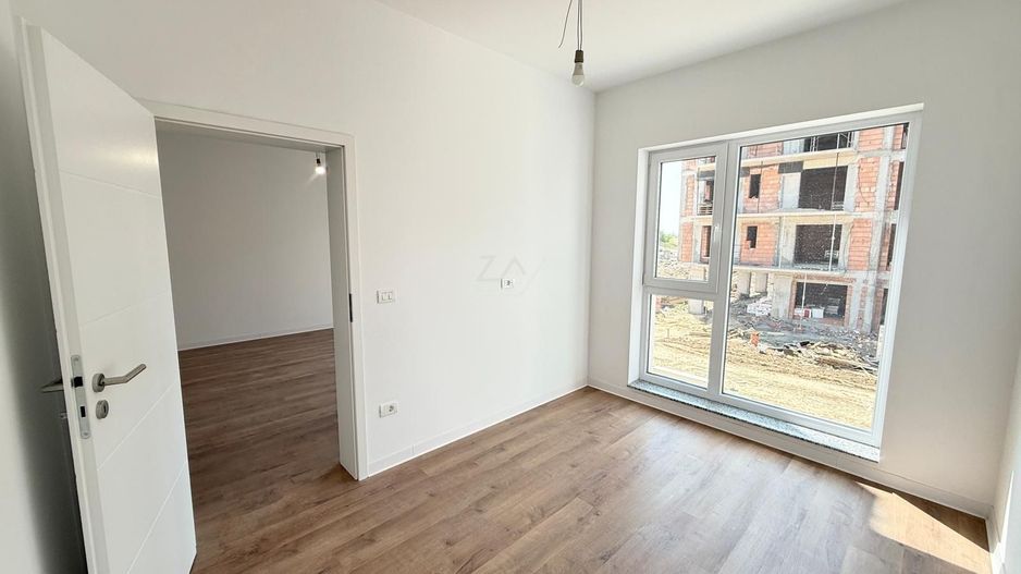 Bucatarie inchisa. Etaj 1. Loc de parcare. Asfalt. - Poză 8