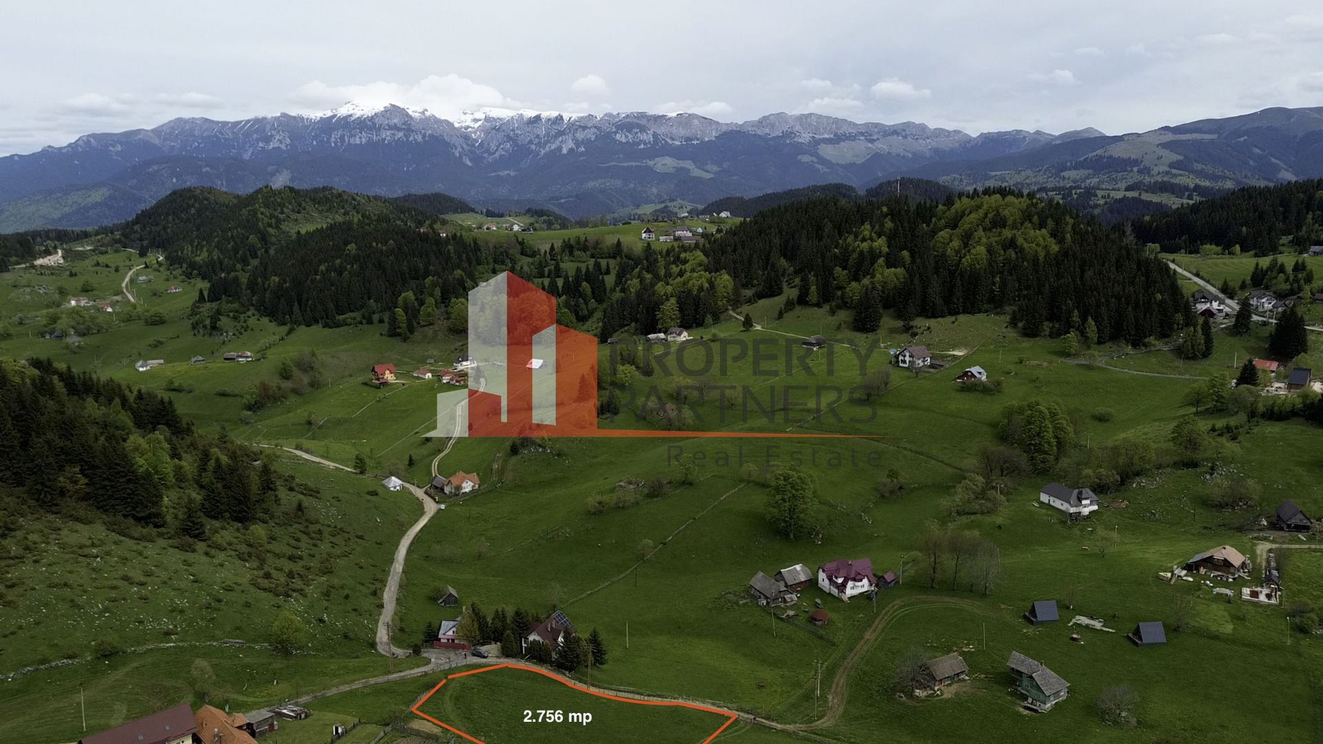 Teren Fundata cu vedere la muntii Bucegi - Poză 5