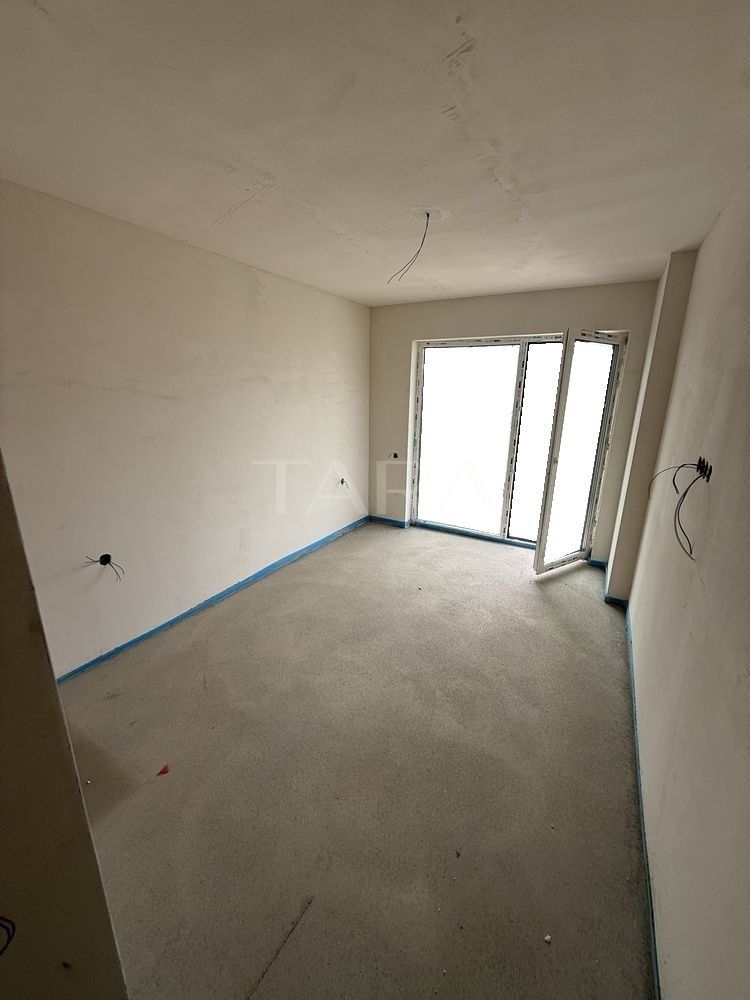 Apartament modern cu 2 camere, balcon generos și parcare inclusă. - Poză 3