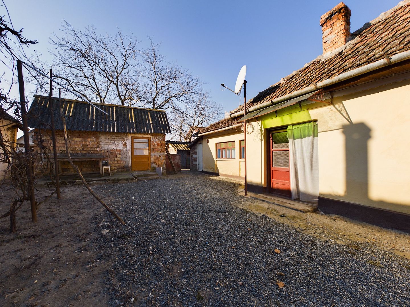 Casă tradiționălă în Pecica - Poză 2