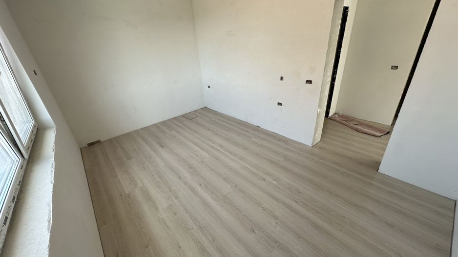 Apartment bloc nou cu lift si loc de parcare inclus - Poză 2