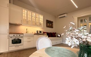 Apartament  modern cu 2 camere in cladire istorica– Zona Sinaia - Poză 1