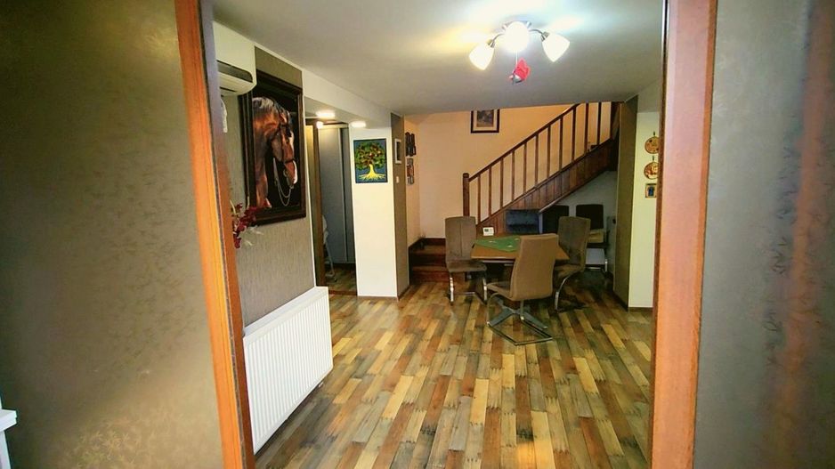 4 spatii comerciale + Vila /chiriasi /depozitare, teren 1401 mp, acces DN1 - Poză 8