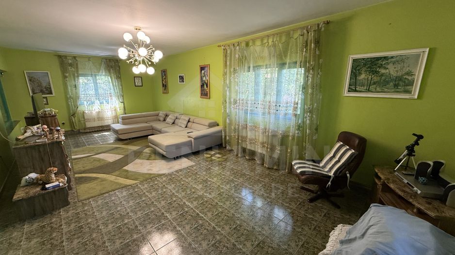 Casa Spatioasa D+P+1+M – 615mp - Teren 1000mp - Rovine - Poză 2