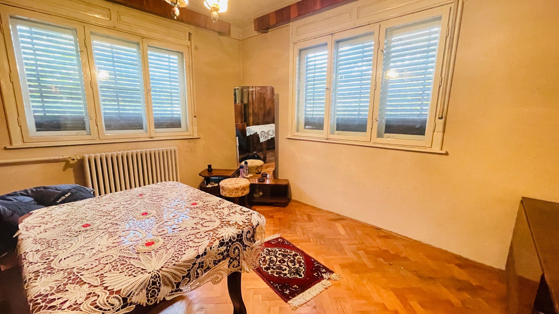 Casa spatioasa cu teren 739 mp in zona Mehala - Poză 6