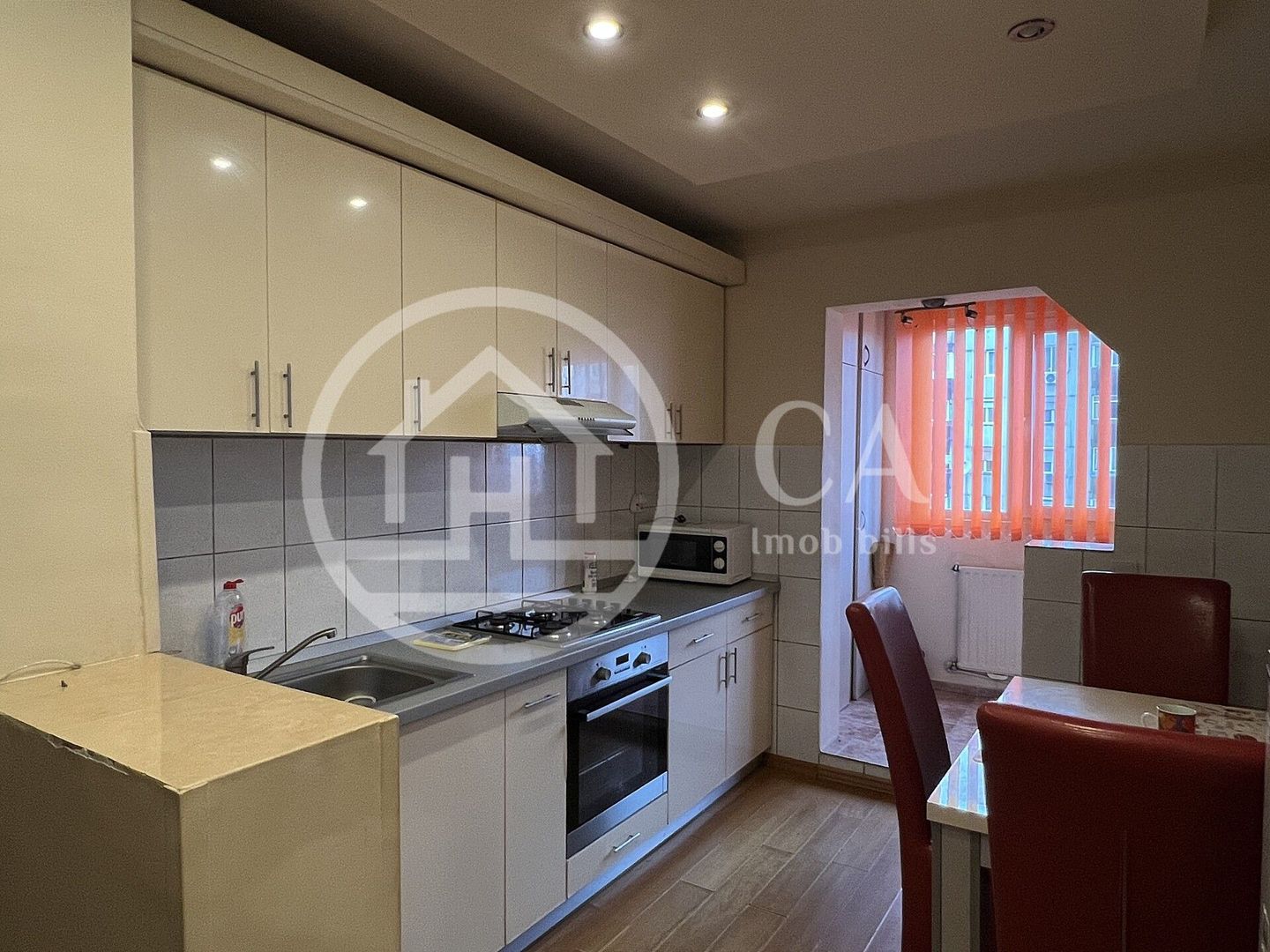 Apartament cu 3 camere de inchiriat in Rogerius Oradea - Poză 4