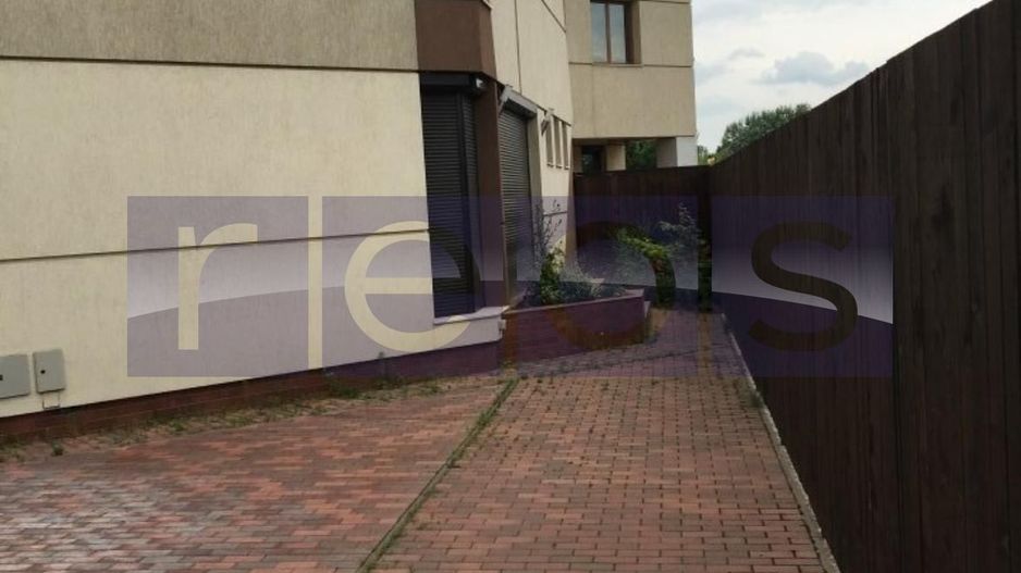 VILA 300MP | SISESTI | COMPLET RENOVATA | CURTE | 4 LOCURI DE PARCARE - Poză 10