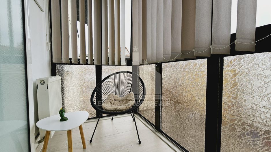 Apartament cu 3 camere decomandate, Cetate - Poză 8