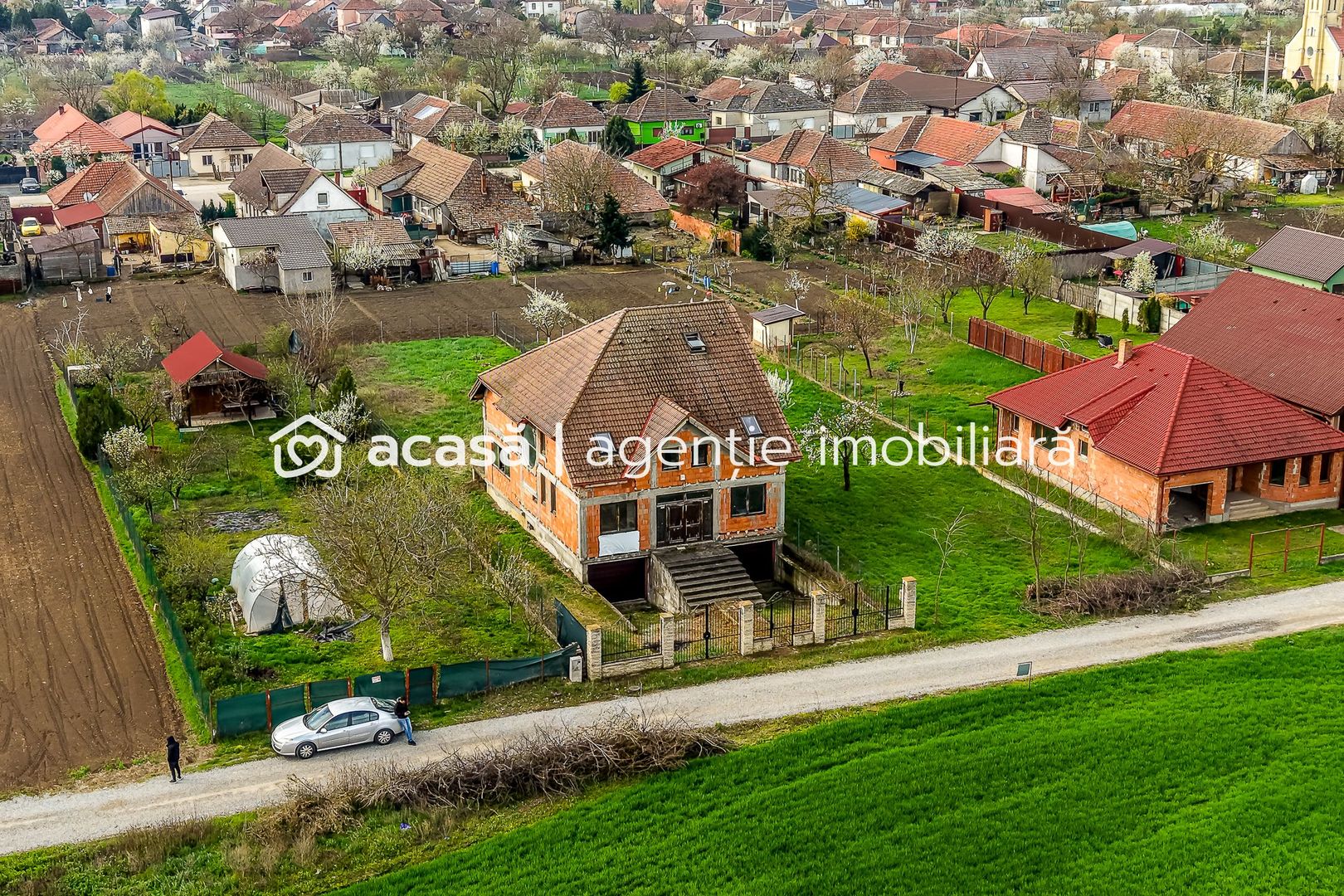 Casă 6 camere - la roșu - Zimandcuz, Arad – COMISION 0 - Poză 1