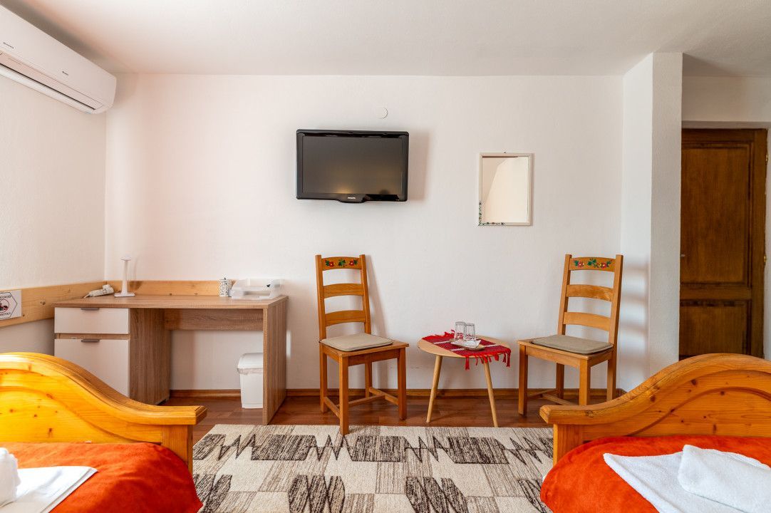 Casa + Pensiune deosebita - Orlat, Sibiu - Poză 26