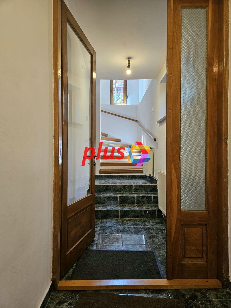 Casa deosebita cu 6 camere Central Brașov - 210 mp - Poză 2