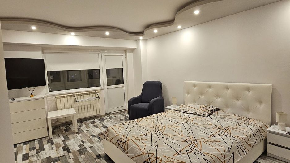 Închiriez garsonieră, Mall Vitan, modernă,  spațioasă + loc parcare - Poză 1