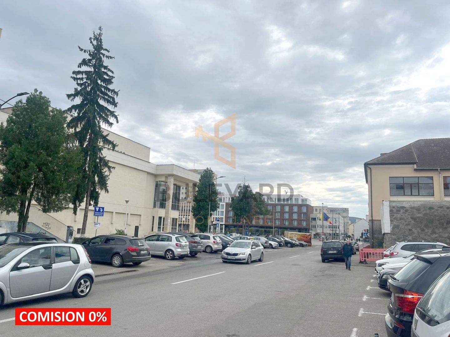 Apartament 3 camere etaj 1, zona centrala! - Poză 1