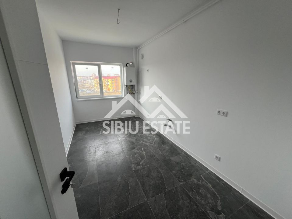 Apartament cu Gradina generoasa de 49 mp 3 camere, terasa, balcon - Poză 2