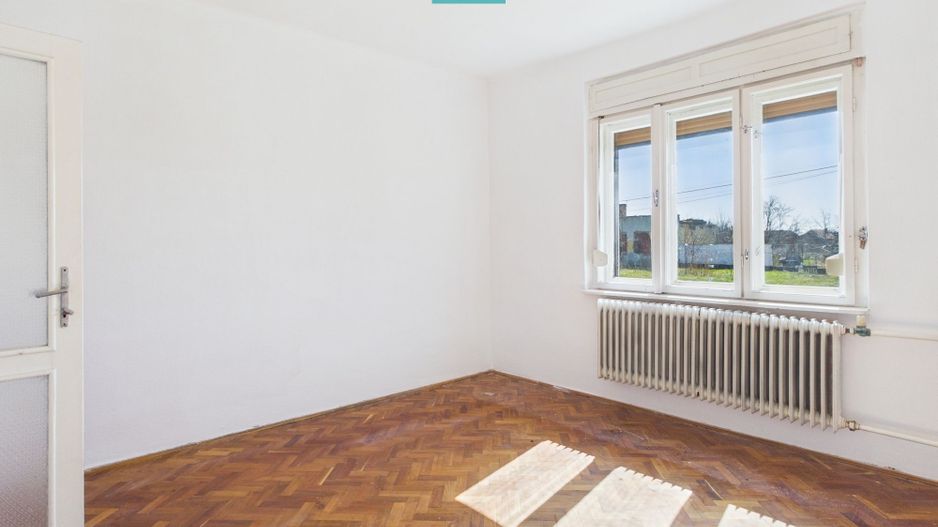 Casă cu 3 camere lângă frontiera Turnu - Poză 4