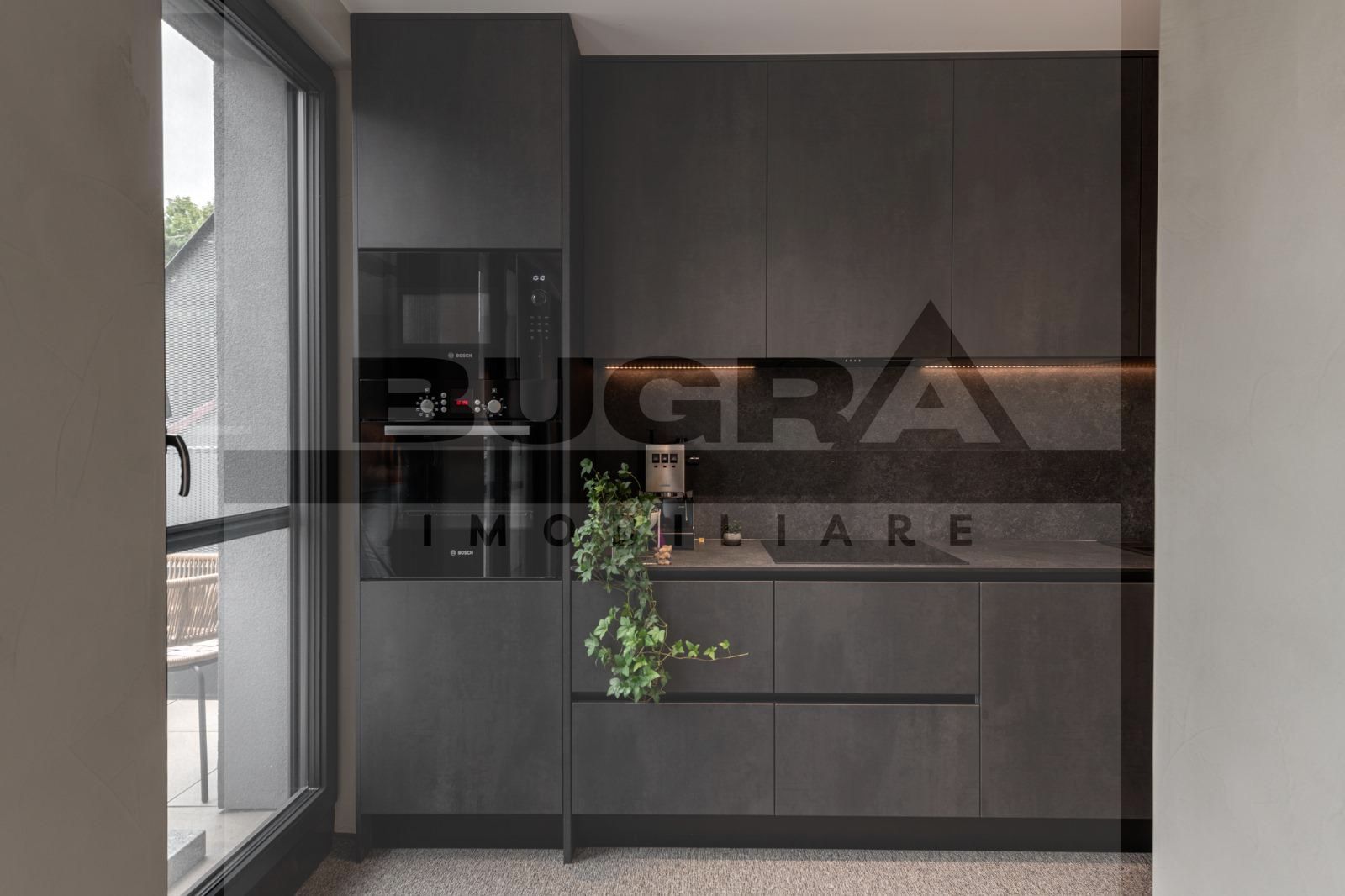 Apartament ultrafinisat la cheie, zona centrala - Poză 9