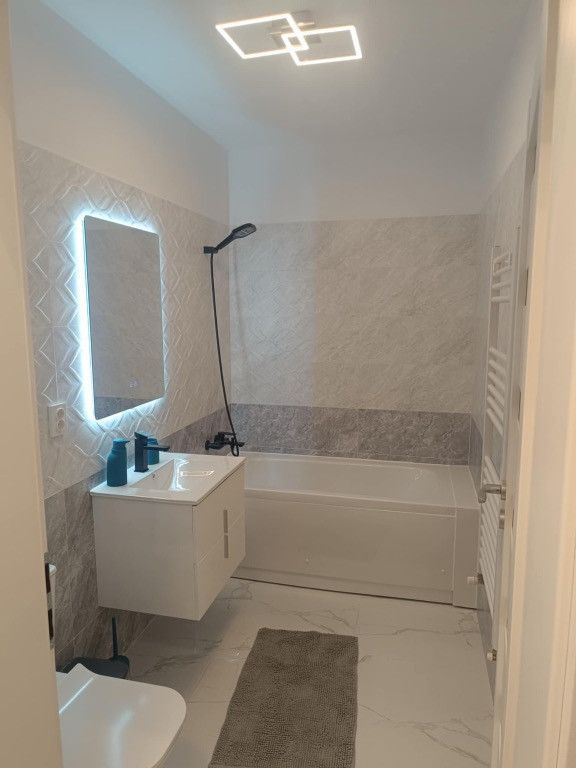 Giroc-Neptun | 2 Camere | Decomandat | Bucatarie inchisa | Loc de parcare - Poză 2