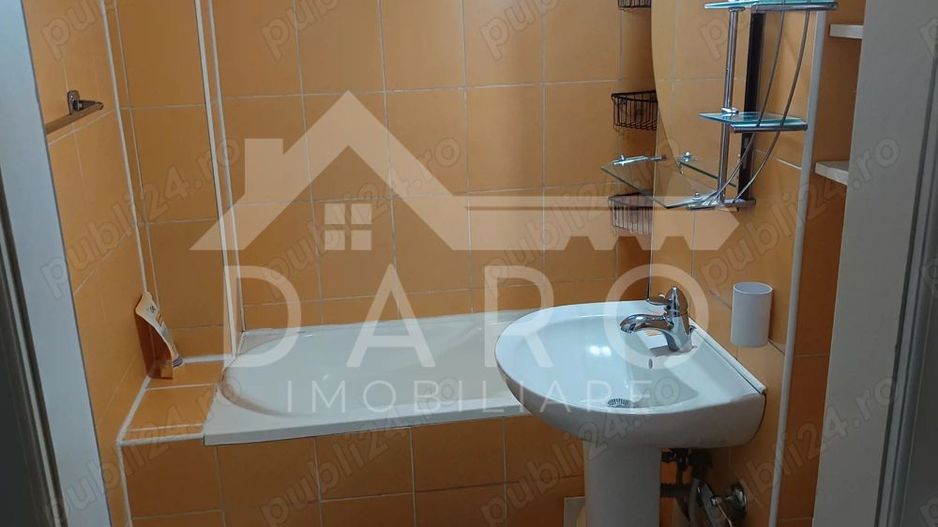 Vând apartament cu 2 camere în Tg Mureș, zonă centrală - Poză 7