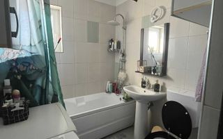 Apartament modern 2 camere etaj 1 baie cu geam si boxa in Gusterita - Poză 7