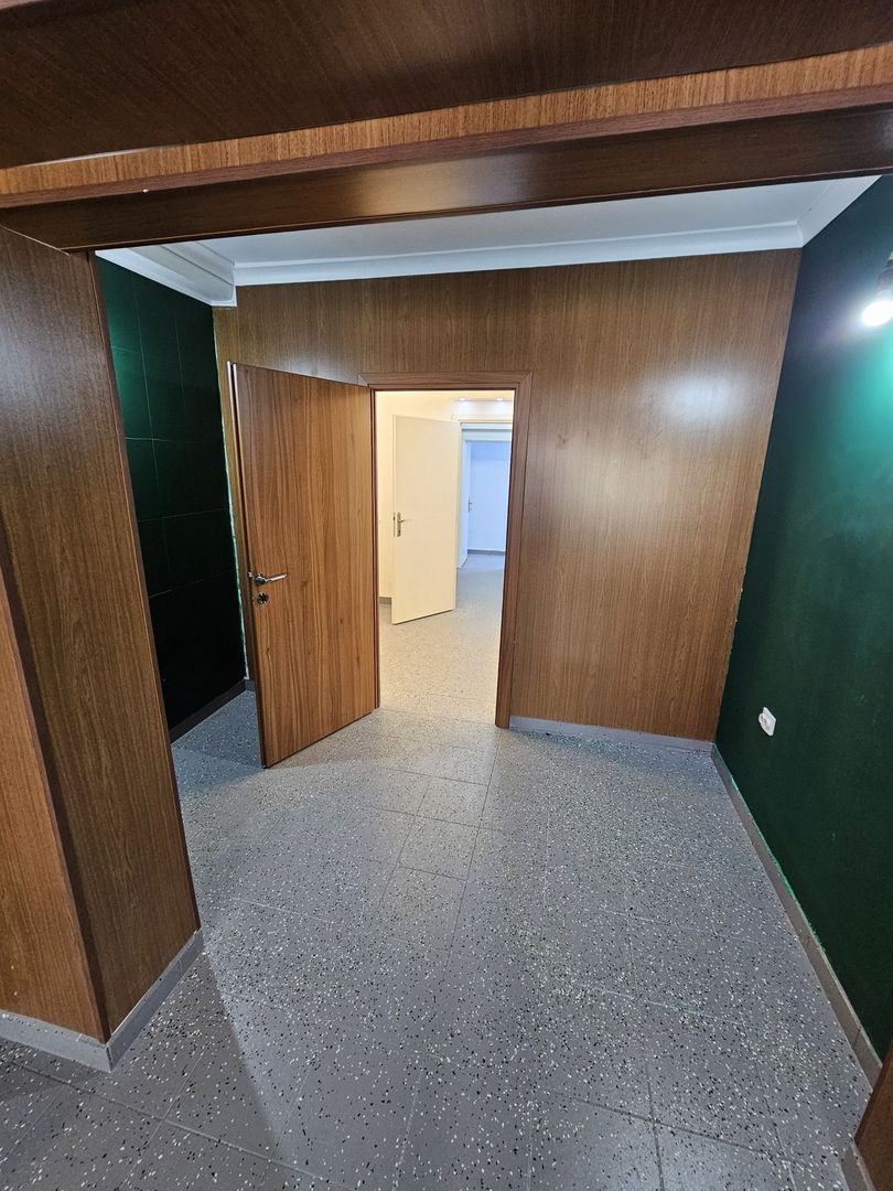 Spatiu Ultracentral Piata Calea Victoriei Moxa Romana - Poză 3