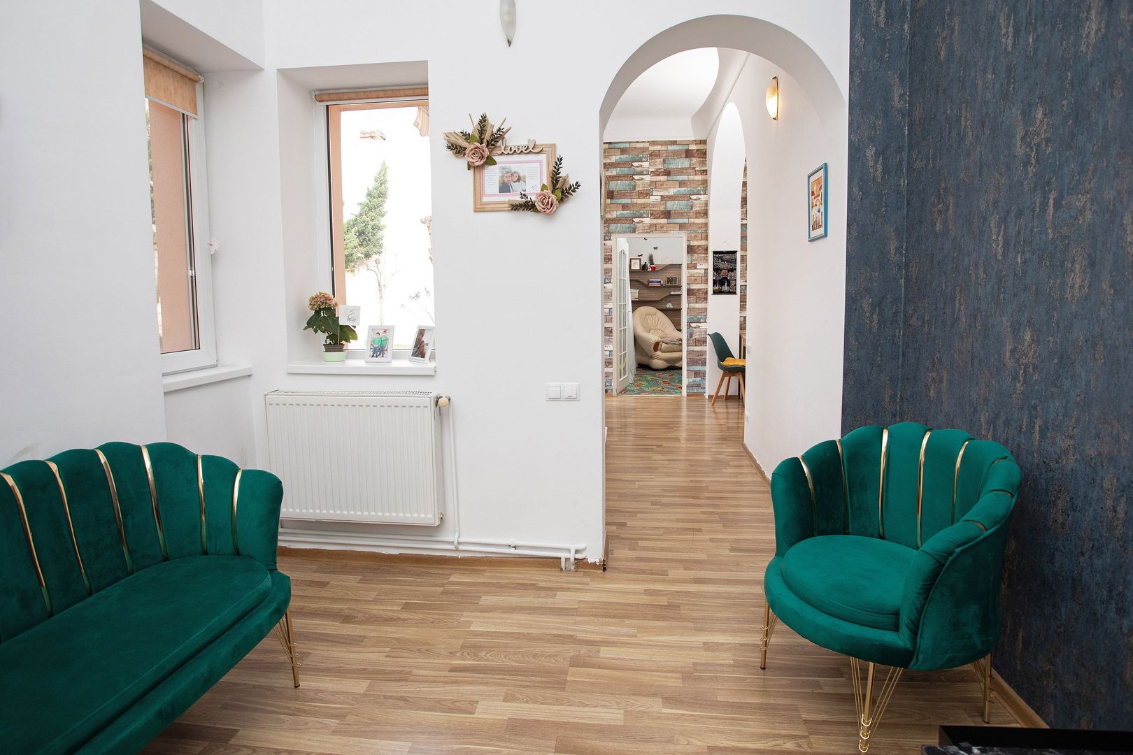 Vilă, singur în curte, central, Oradea 128 mp. 800  E/lună. Comision 0 - Poză 1