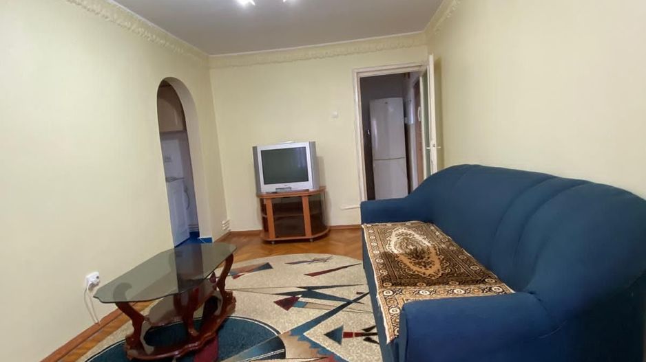 De vanzare apartament cu 2 camere mobilat si utilat, Micro 38, etaj 3 - Poză 1