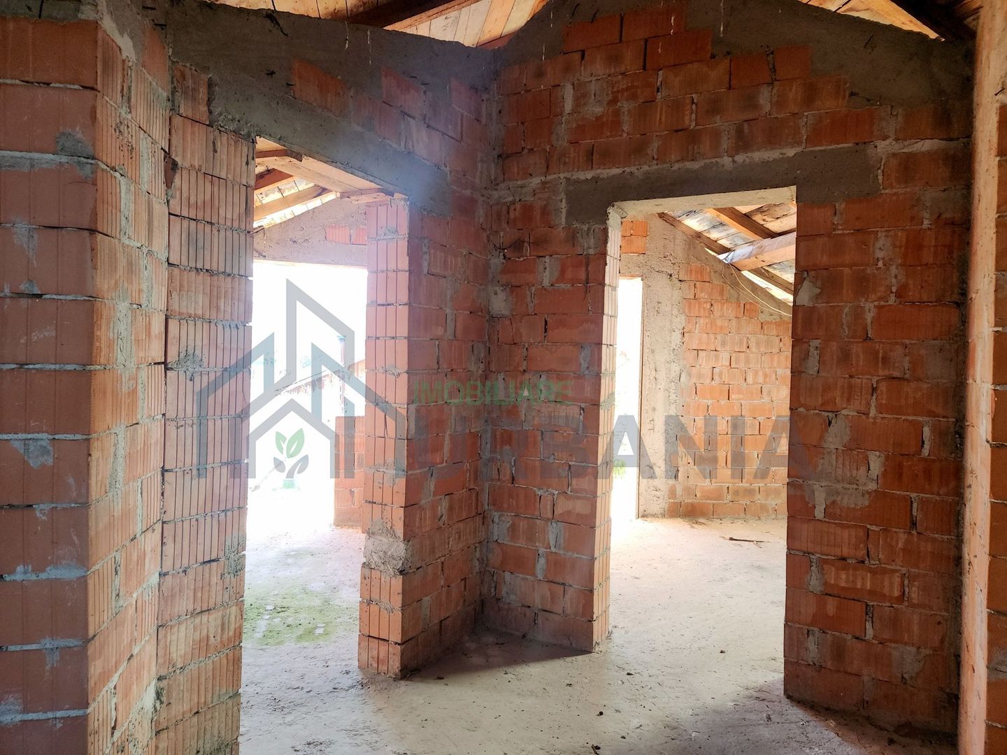 Casa la roșu de vânzare în Tomești/schimb garsoniera Iași - Poză 7