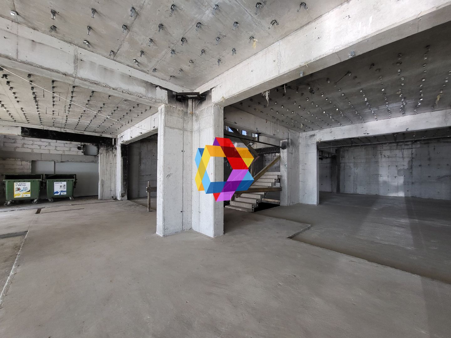 Clădire mixta -3600 mp - Poză 12