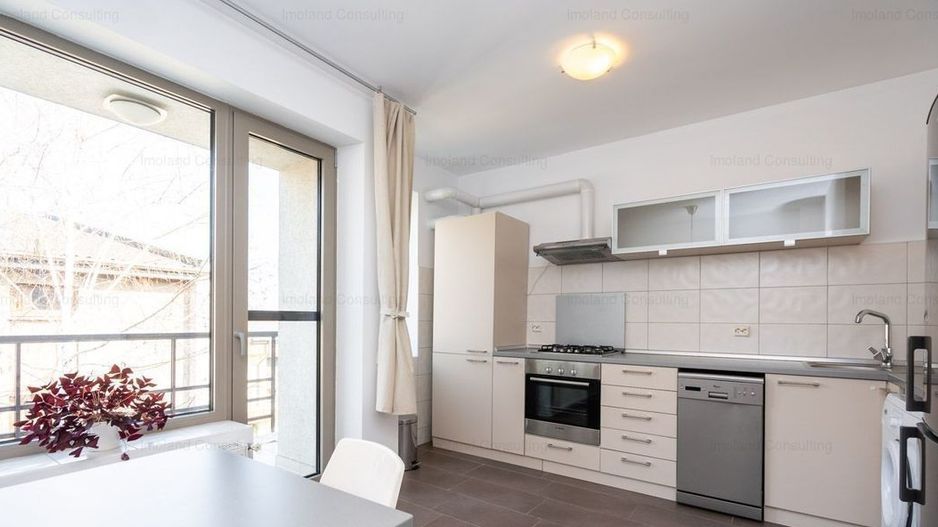 Apartament 3 camere de închiriat spațios proaspăt renovat - Poză 12