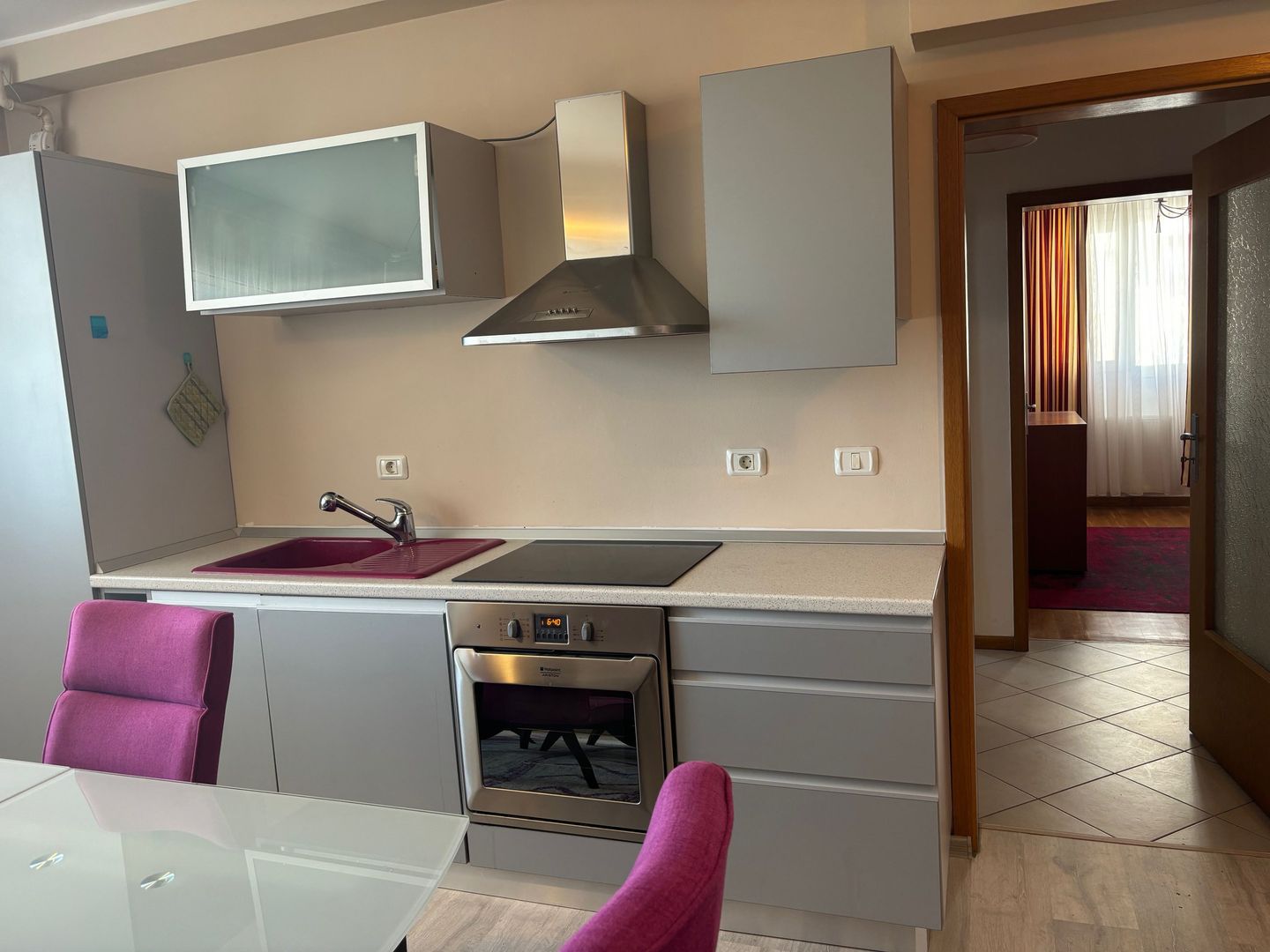 Apartament mobilat cu parcare subterana si lift - Poză 10