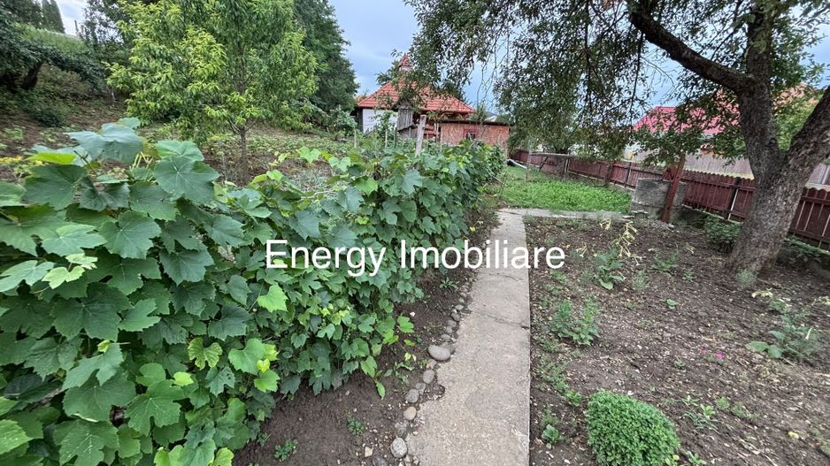 Casă de dimensiuni mai mici în localitatea Gălățeni - Poză 2