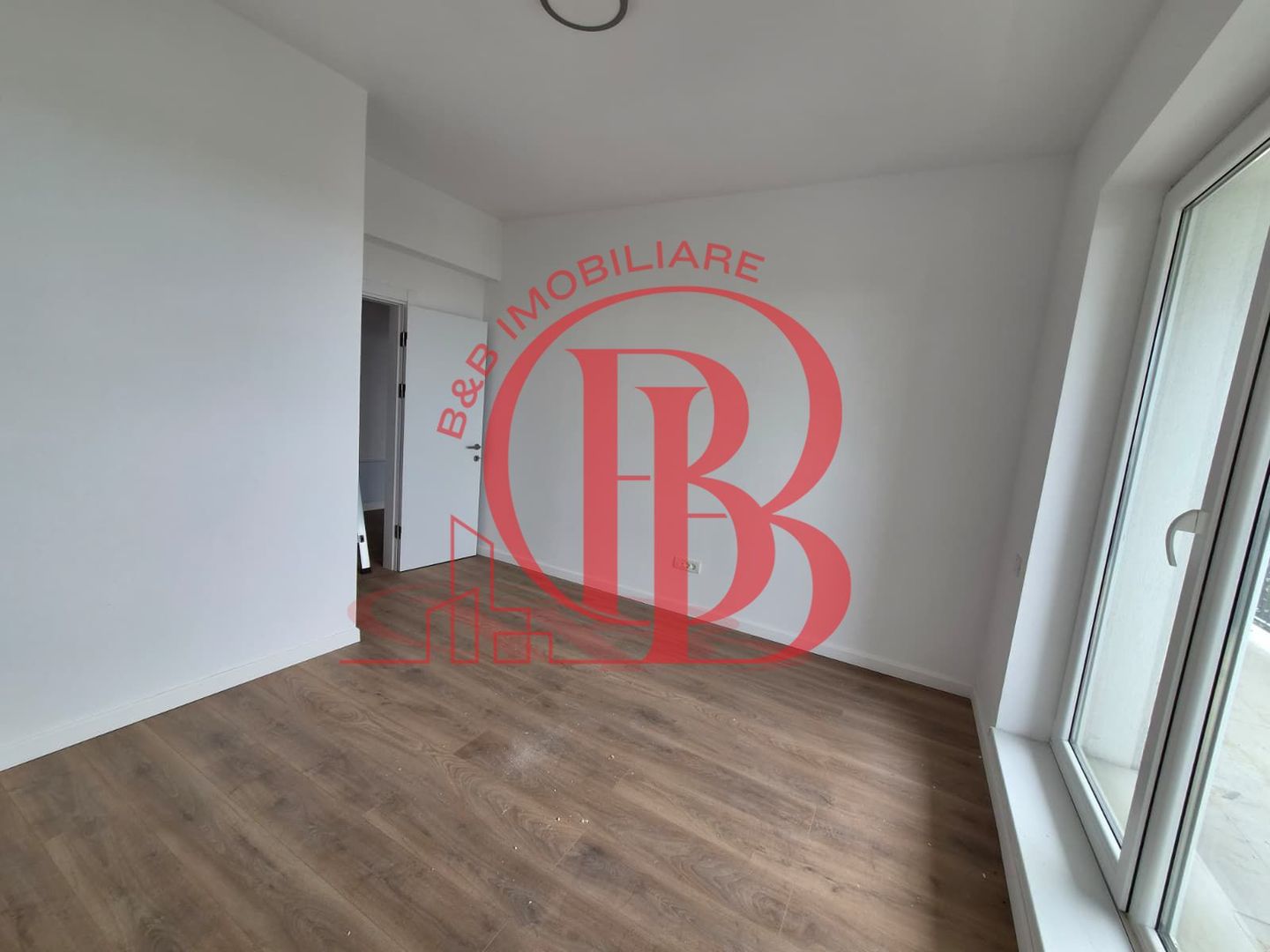 5 camere 193 mp total | 2 Terase | 3 bai | Liviu Rebreanu - Poză 5