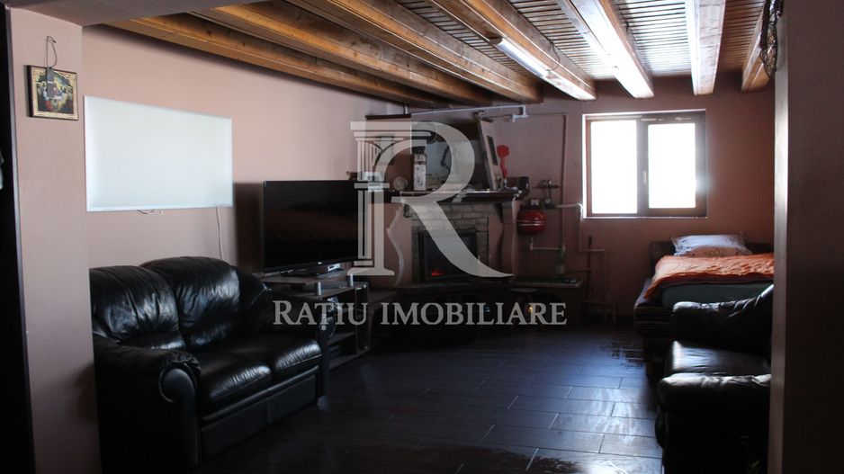 Proprietate rară | 4458 mp teren intravilan | Casă solidă, natură, liniște totală. | Bratca, Bihor. - Poză 5