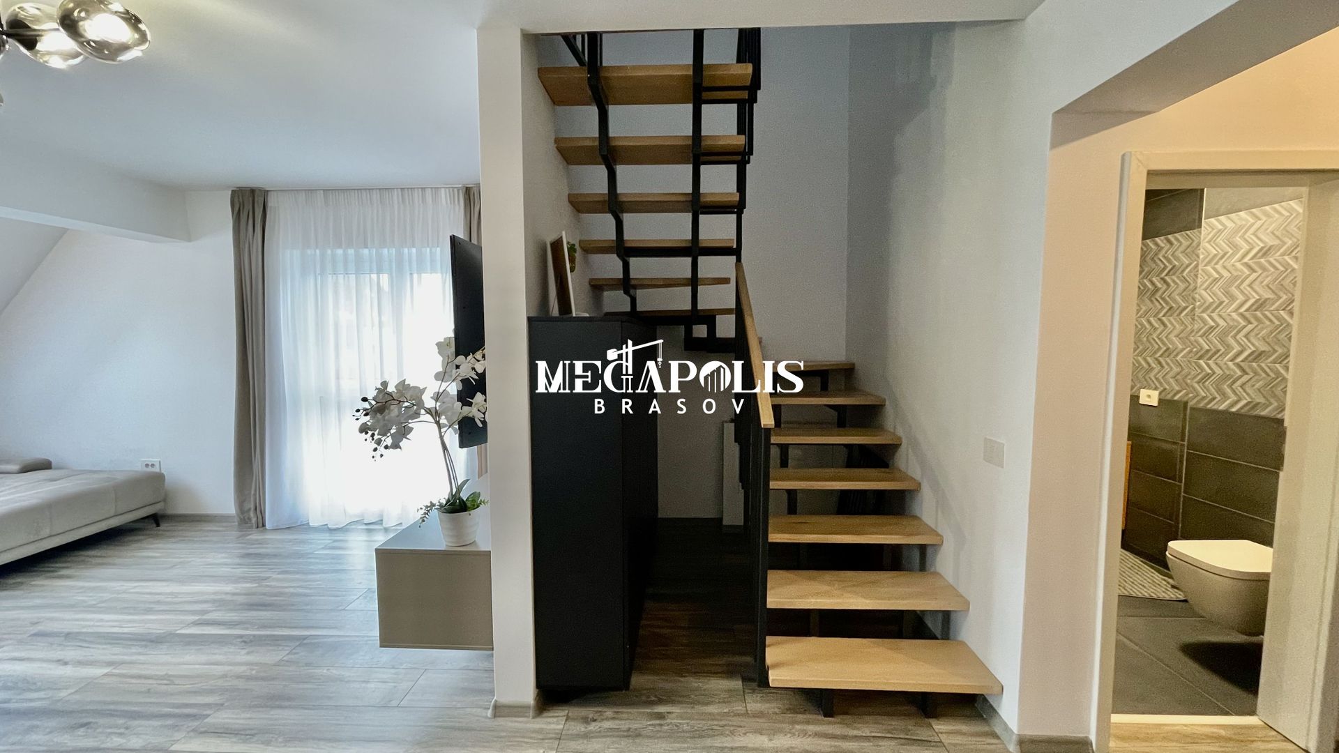 Prnthouse 3 camere | Scară interioară  | 2 balcoane - Poză 9