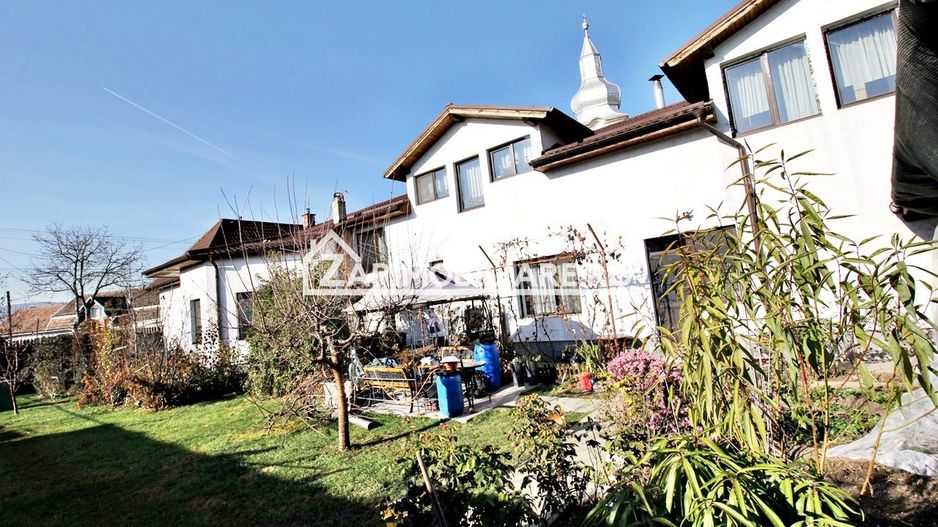 Casa 8 camere,4 bai,482mp,1.100mp teren,2 garaje,0% comision - Poză 17