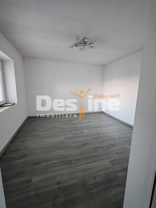 Imobil compus din casa si 1800mp teren in Suburbia Brodoc, judet Vaslui - Poză 6